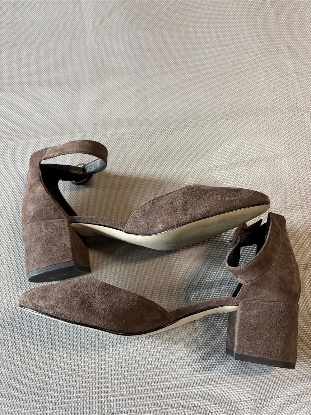 Pelle Moda Dark Brown Suede Ankle-Strap Block Heels sz 9